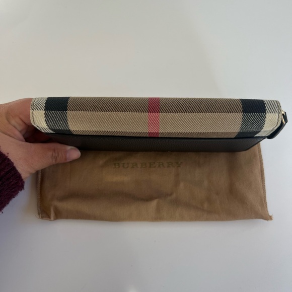 Burberry Elmore Wallet House Check
Derby Zip Around Black - Picture 6 of 9